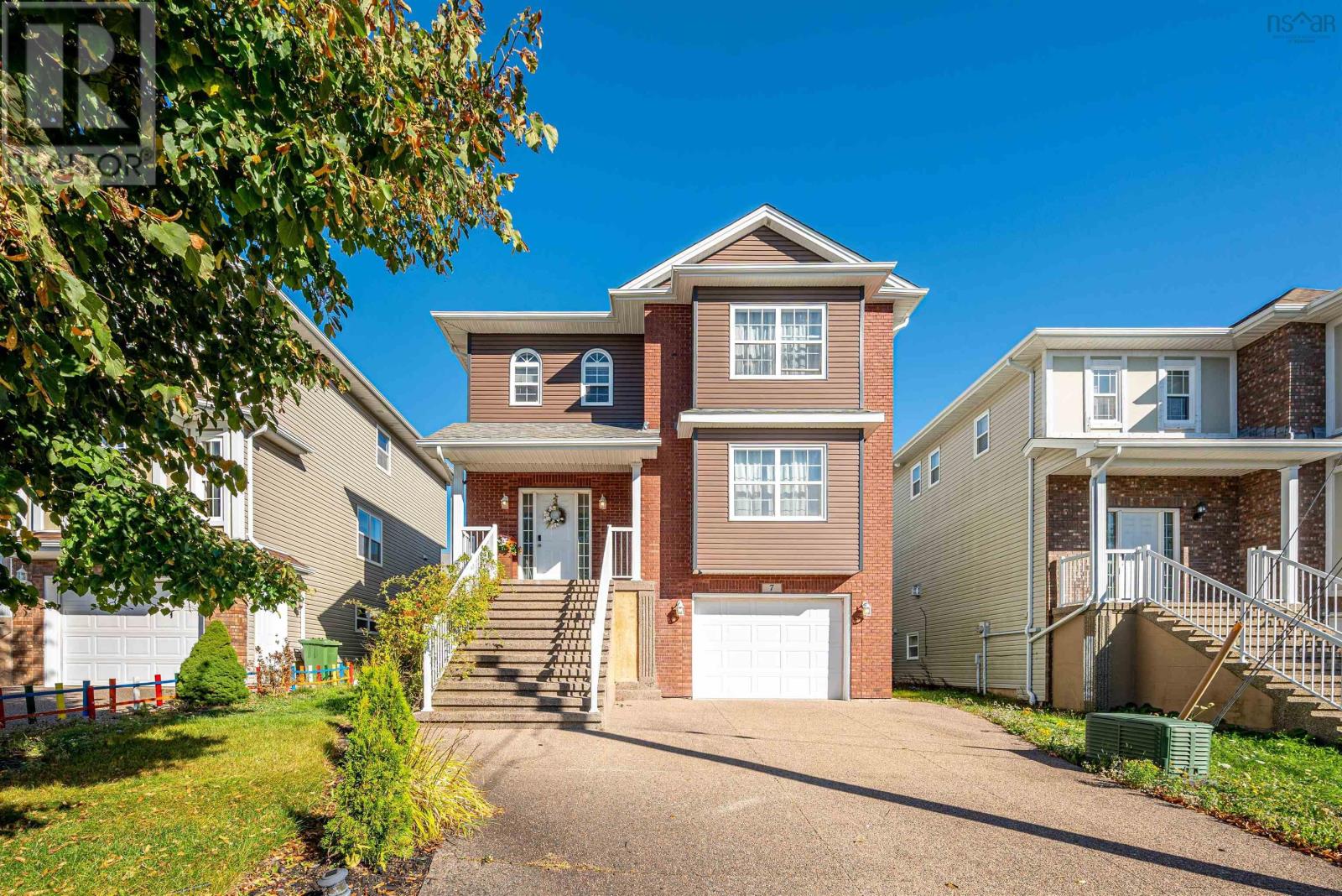 7 Fathom Ct, Halifax, NS B3M 0A7