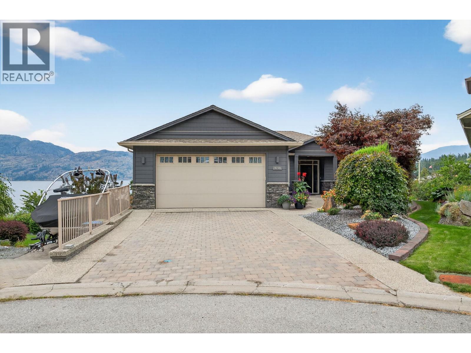3751 Lornell Ct, Peachland, BC V0H 1X2