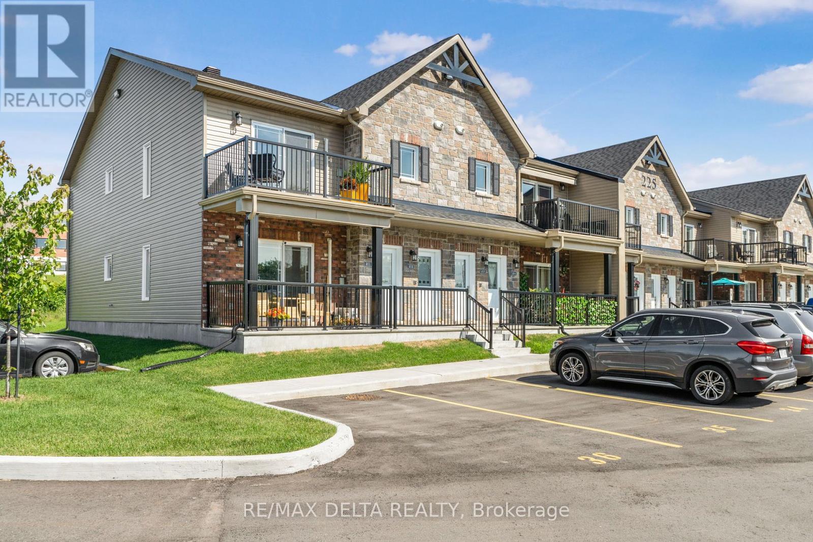 202 225 Spence Ave, Hawkesbury, ON K6A 0B5