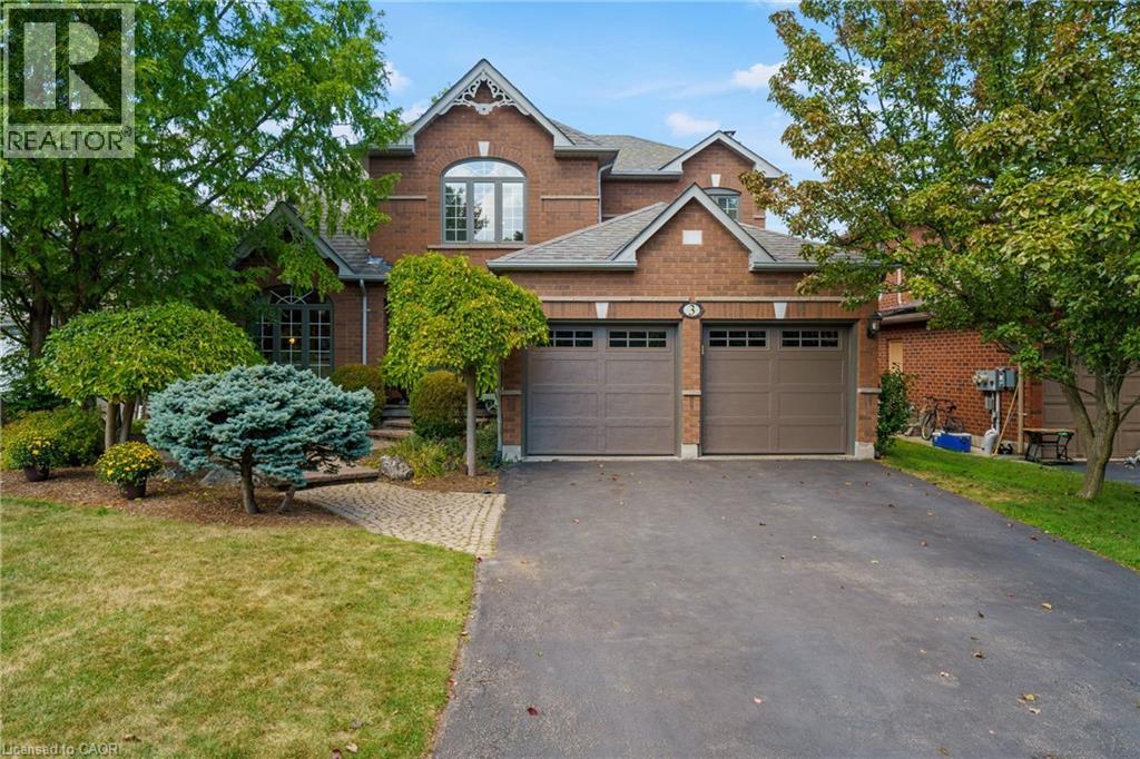 3 Maplehurst Rdg, Dundas, ON L9H 7A1