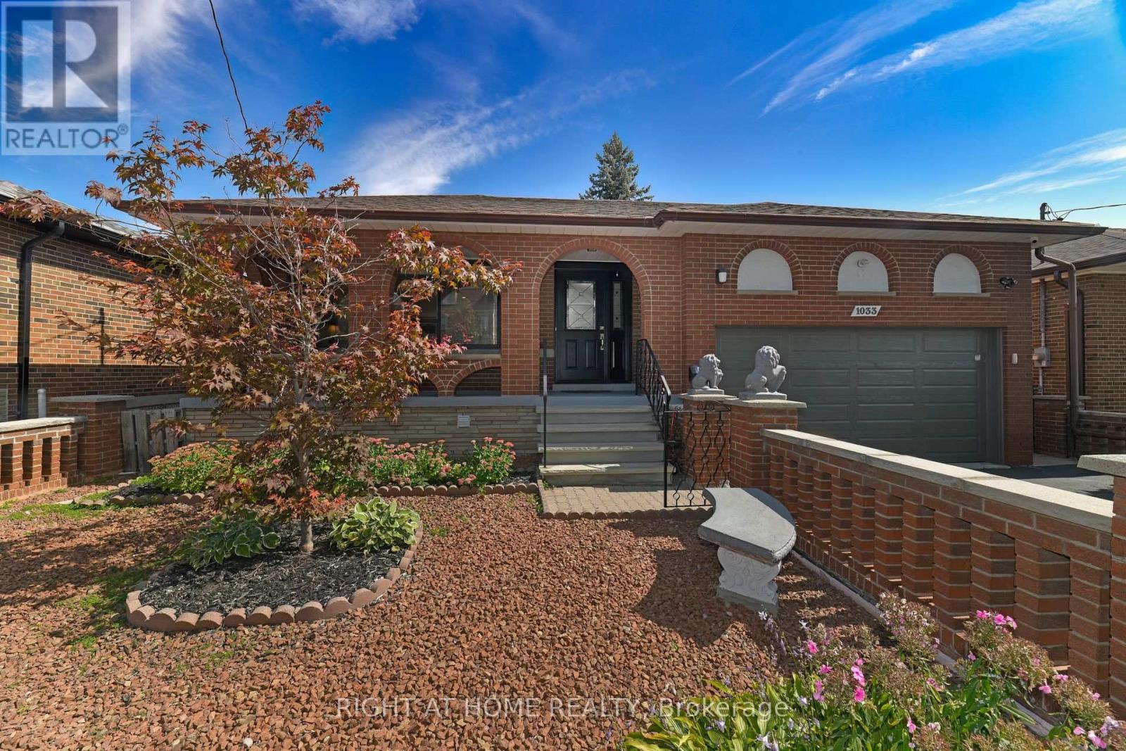 1033 Islington Ave, Toronto, ON M8Z 4R3