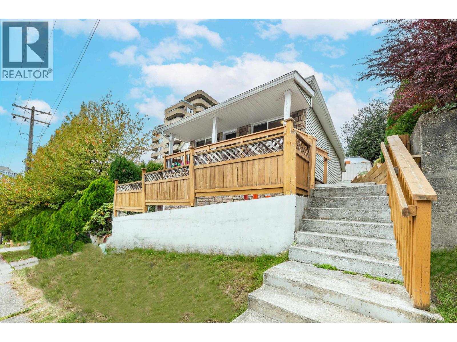 1011 Auckland St, New Westminster, BC V3M 1K9