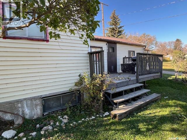 202 Third Avenue, Young, SK S0K 4Y0