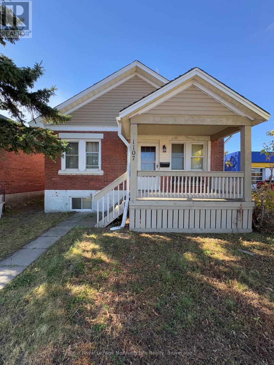 1107 Algonquin Ave, North Bay, ON P1B 4Y1