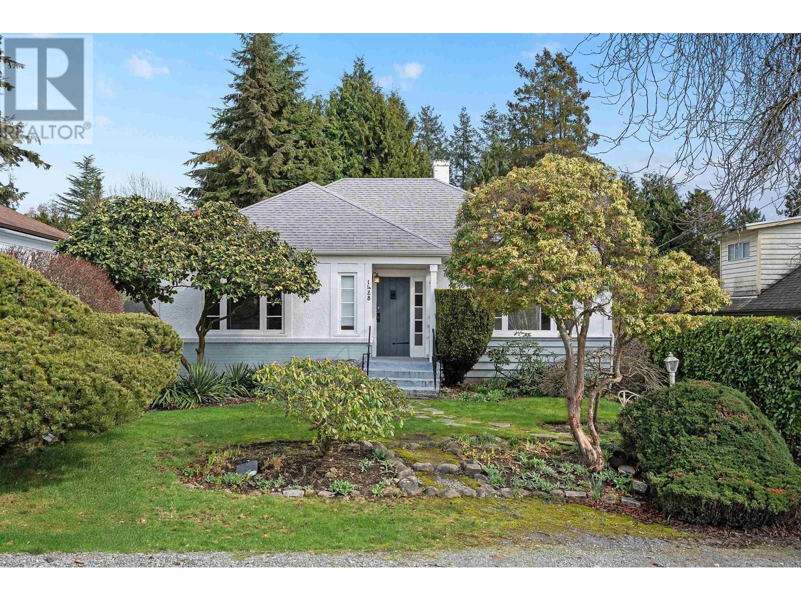 20th Street Unit 1428, West Vancouver, BC V7V 3Z7