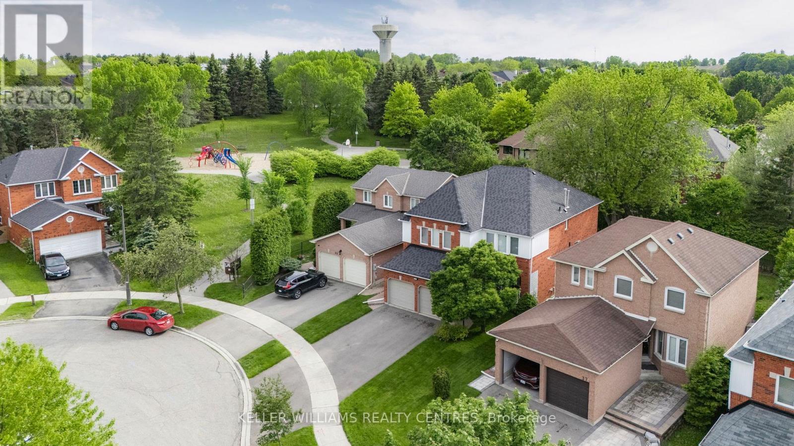 41 Bonny Meadows Dr, Aurora, ON L4G 6M9