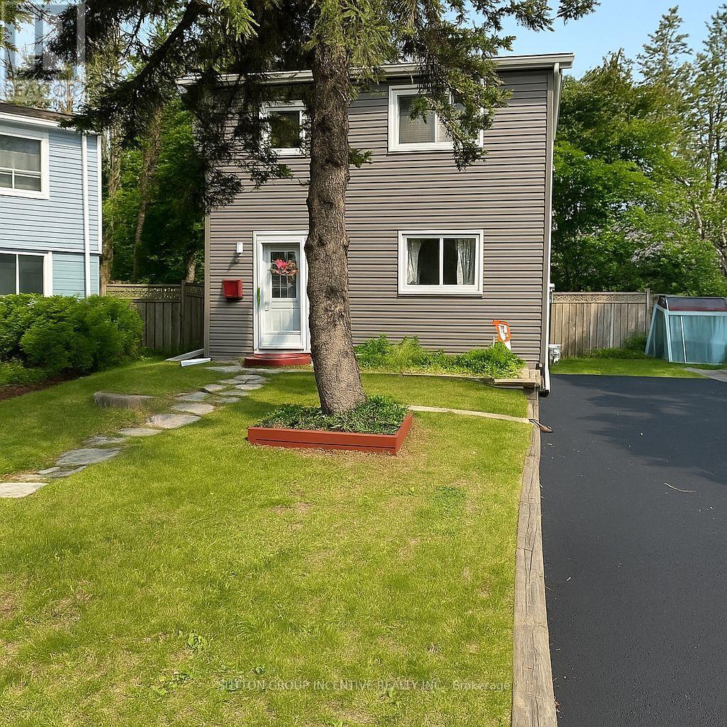 220 Letitia St, Barrie, ON L4N 4Z7