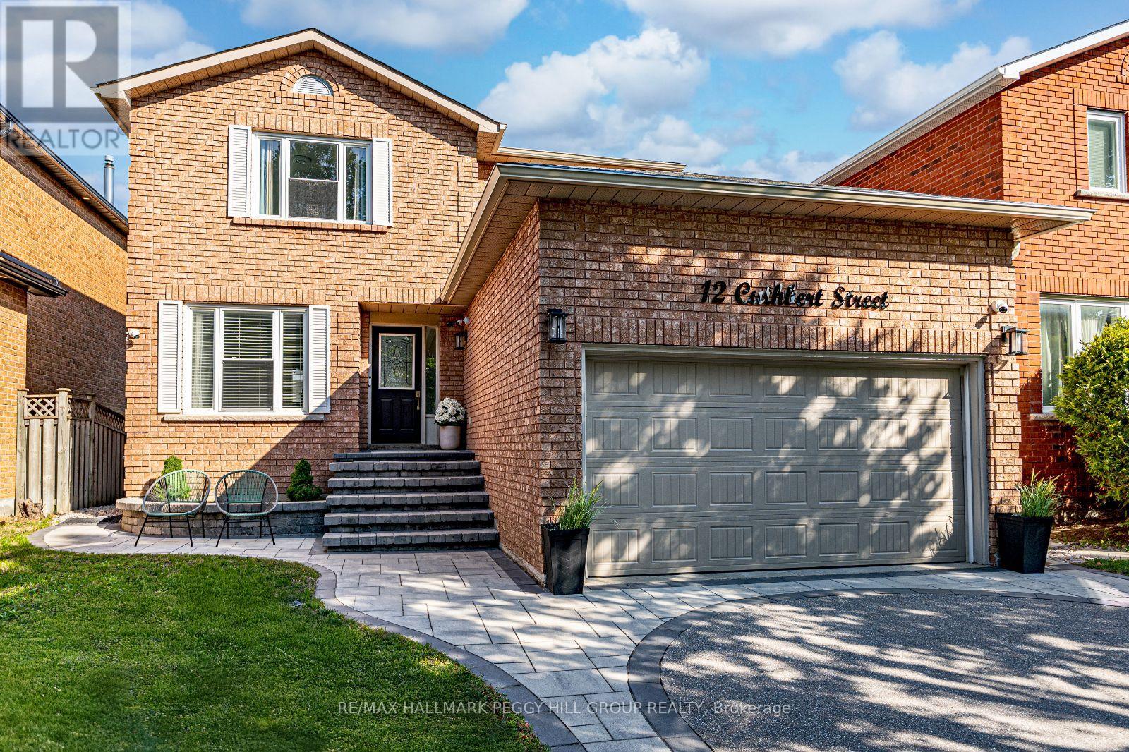 12 Cuthbert St, Barrie, ON L4N 6X7