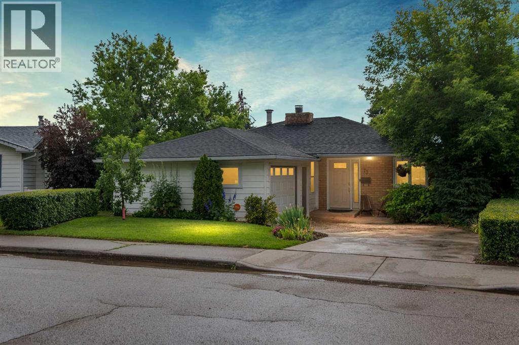 73 Cumberland Dr NW, Calgary, AB T2K 1S8