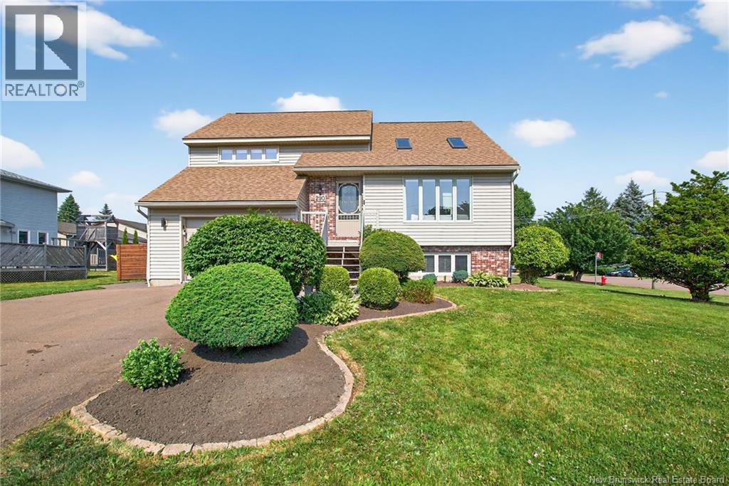 290 Jean Darois St, Dieppe, NB E1A 6B7