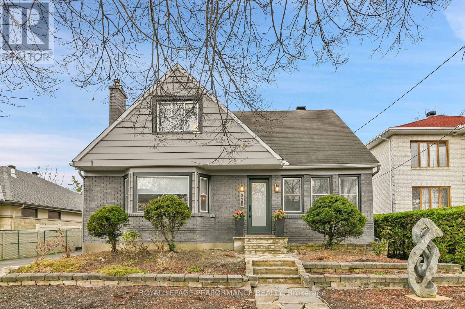 328 Pleasant Park Rd, Ottawa, ON K1H 5M8