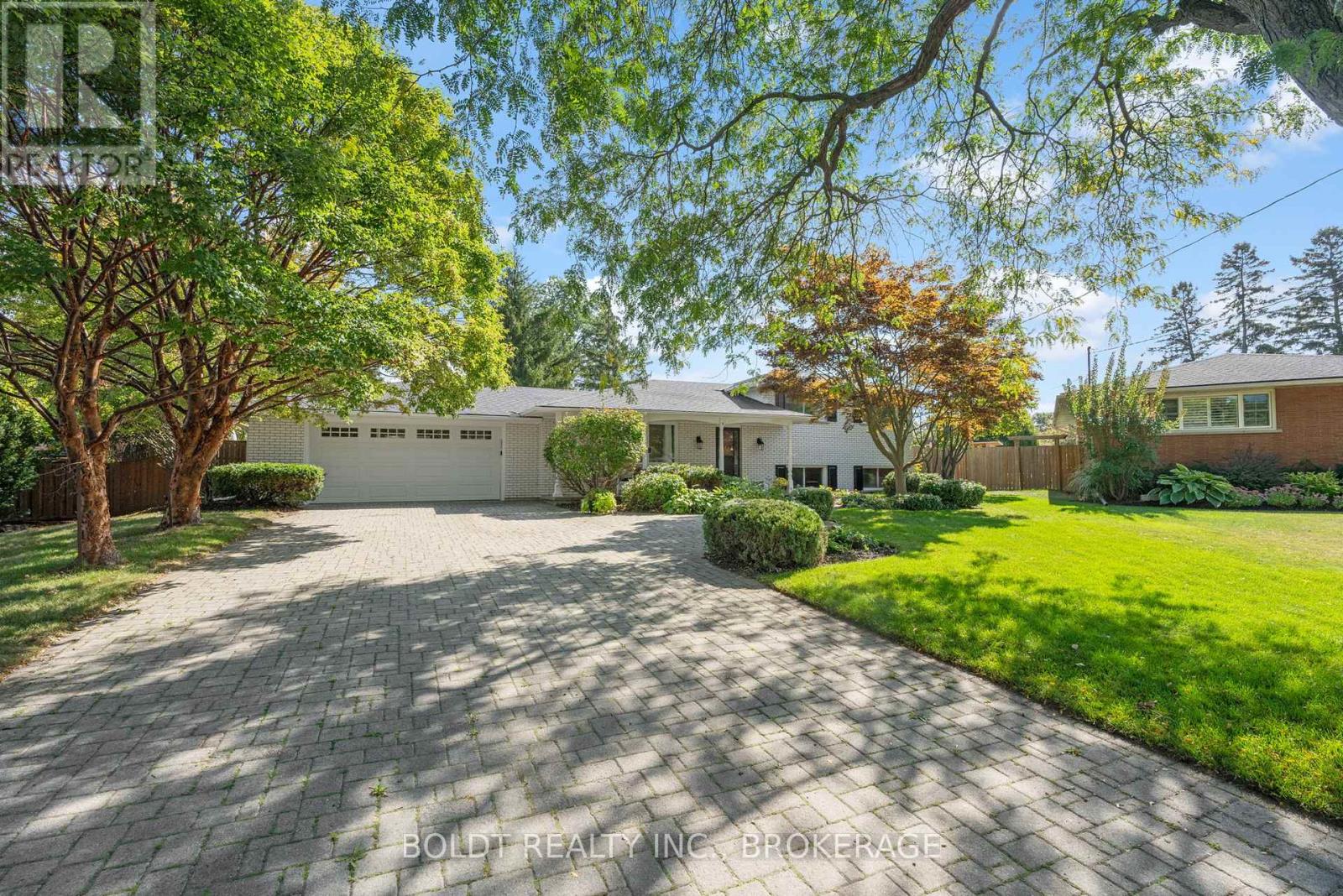 5 Prince David Ct, St. Catharines Lakeport, ON L2N 3X4