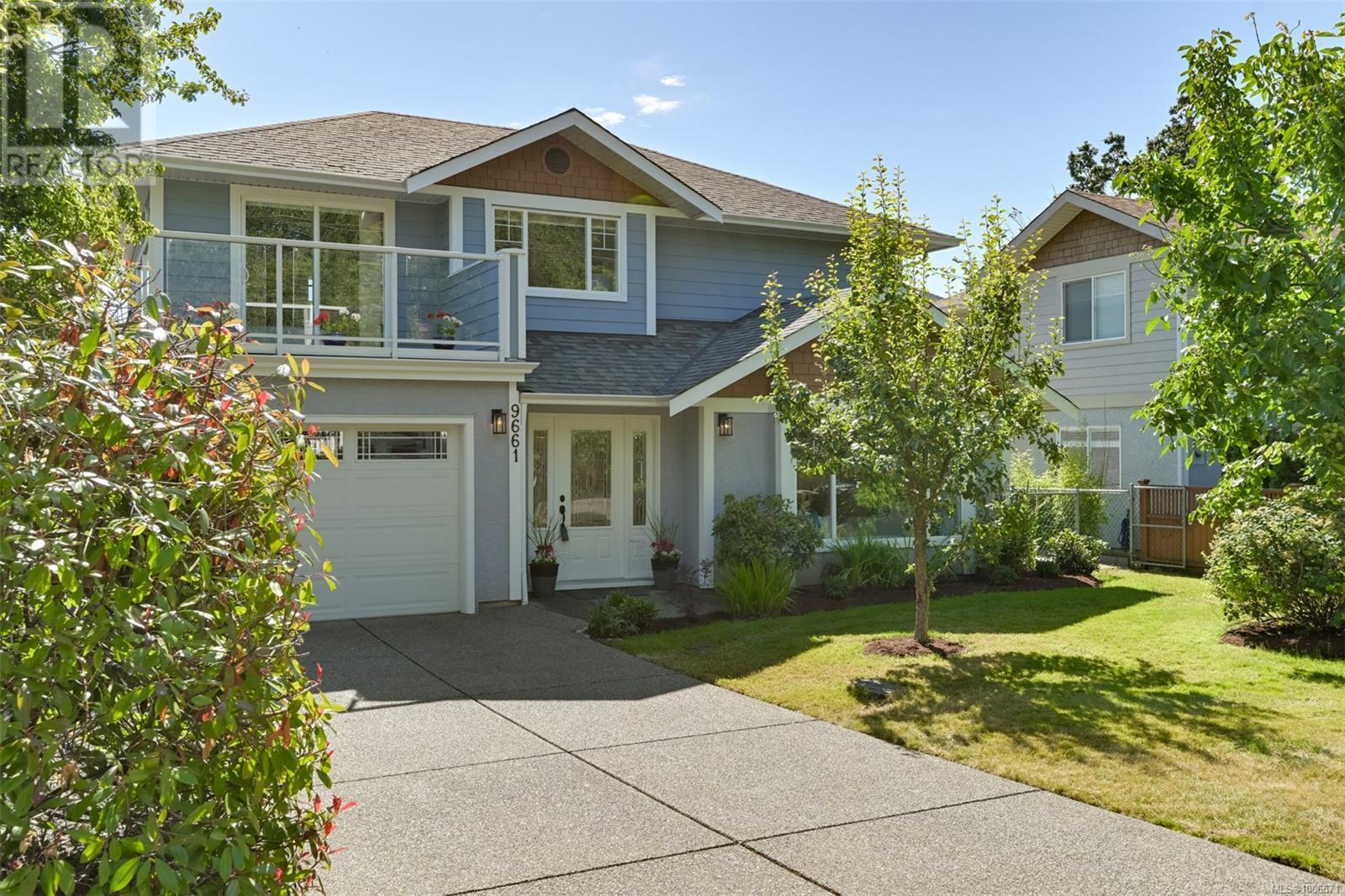 9661 Seventh St, Sidney, BC V8L 2V6