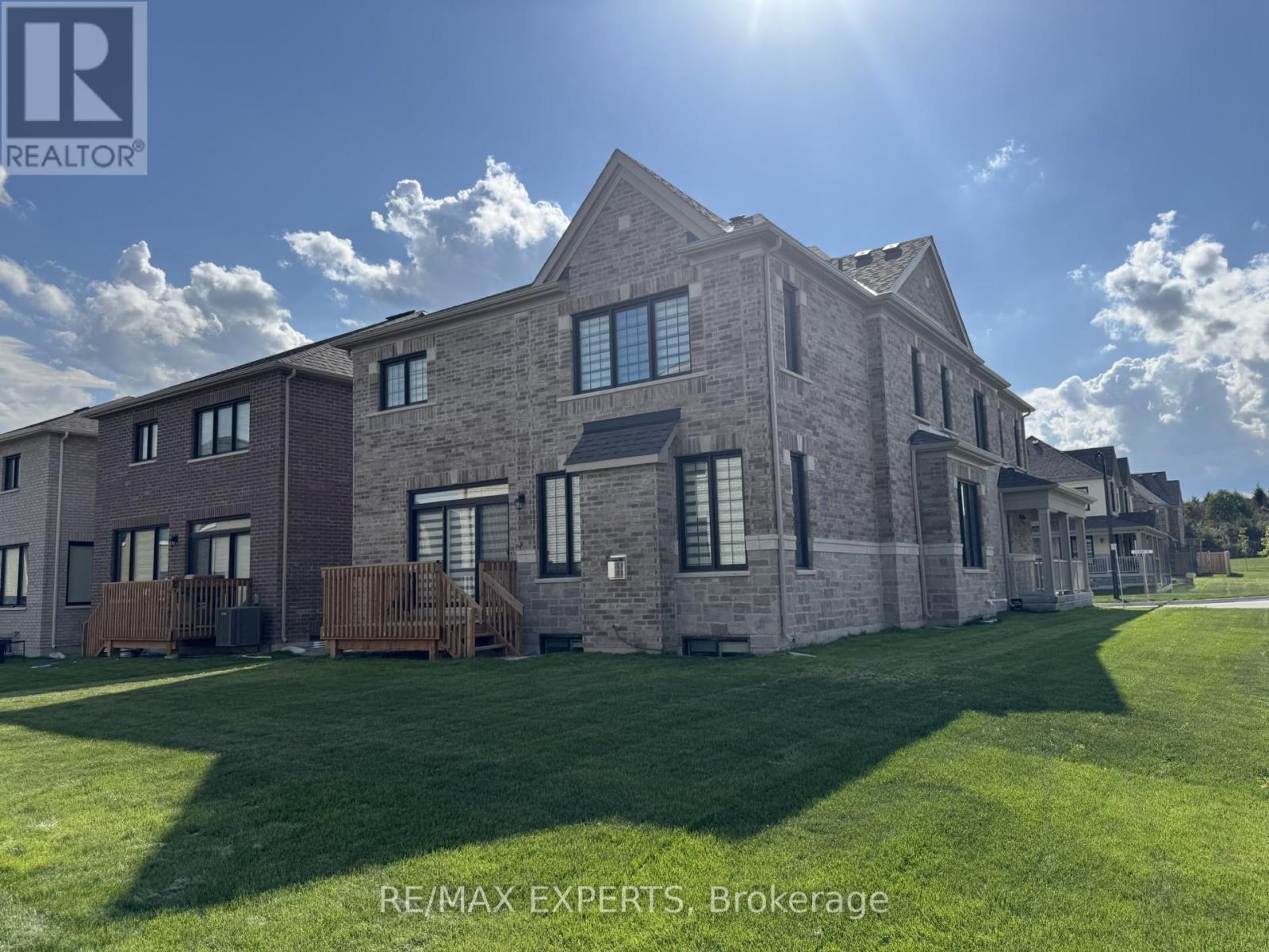 84 Culbert Rd, Bradford West Gwillimbury Bradford, ON L3Z 4P4