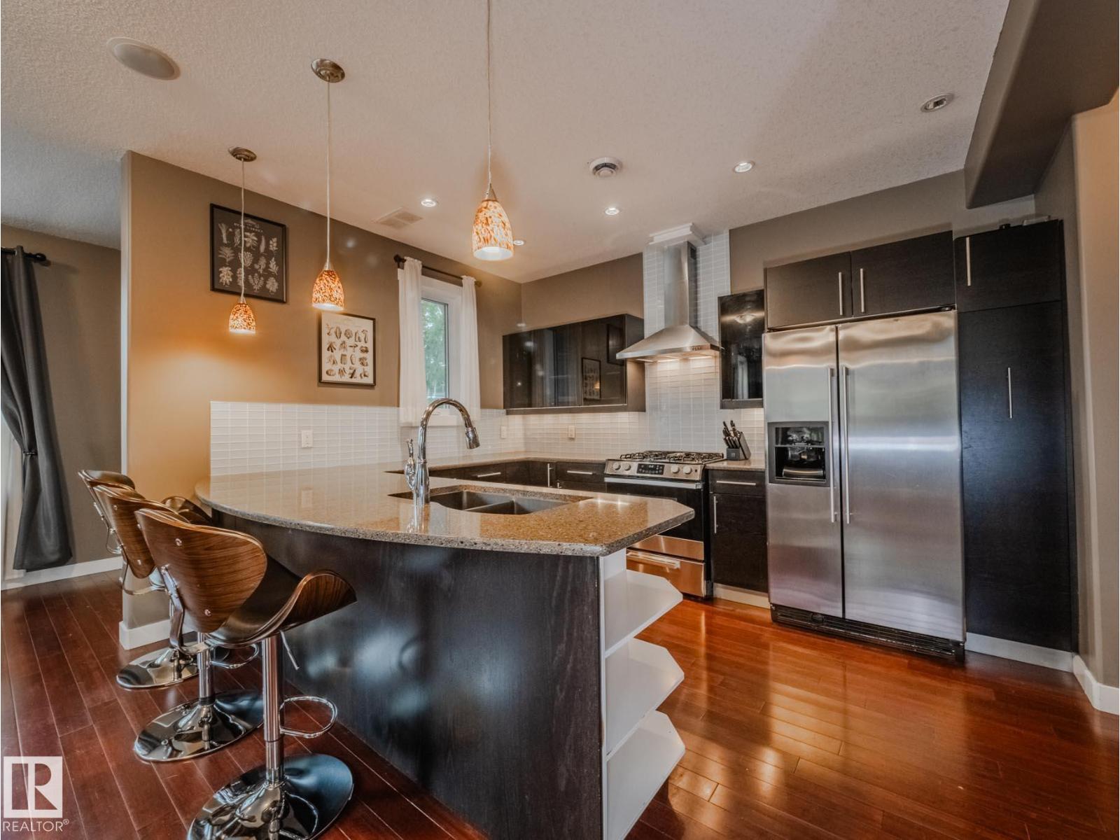 108 St Nw Unit 8306, Edmonton, AB T6E 2J1