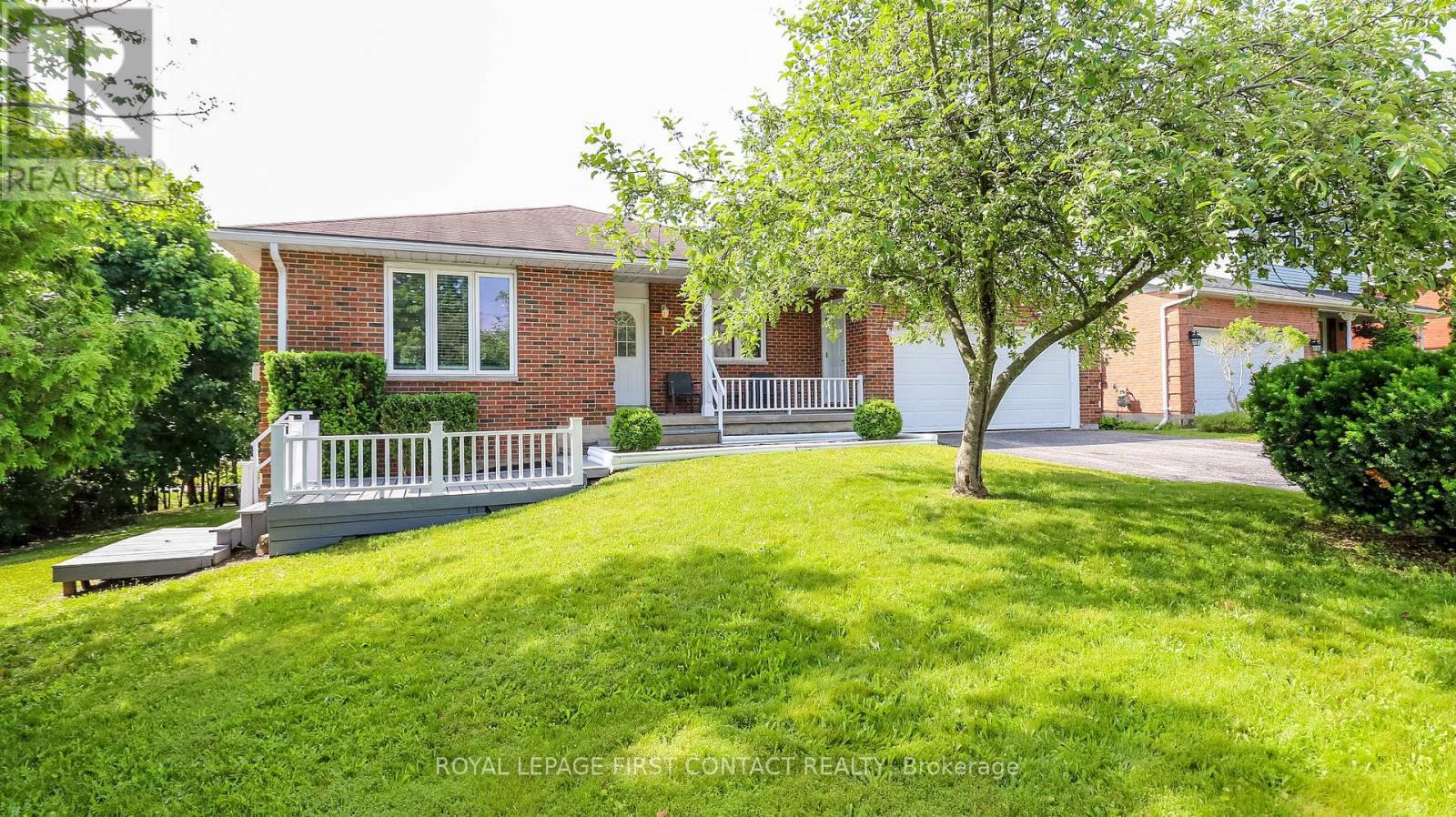 1 Mariposa Dr, Orillia, ON L3V 7G6