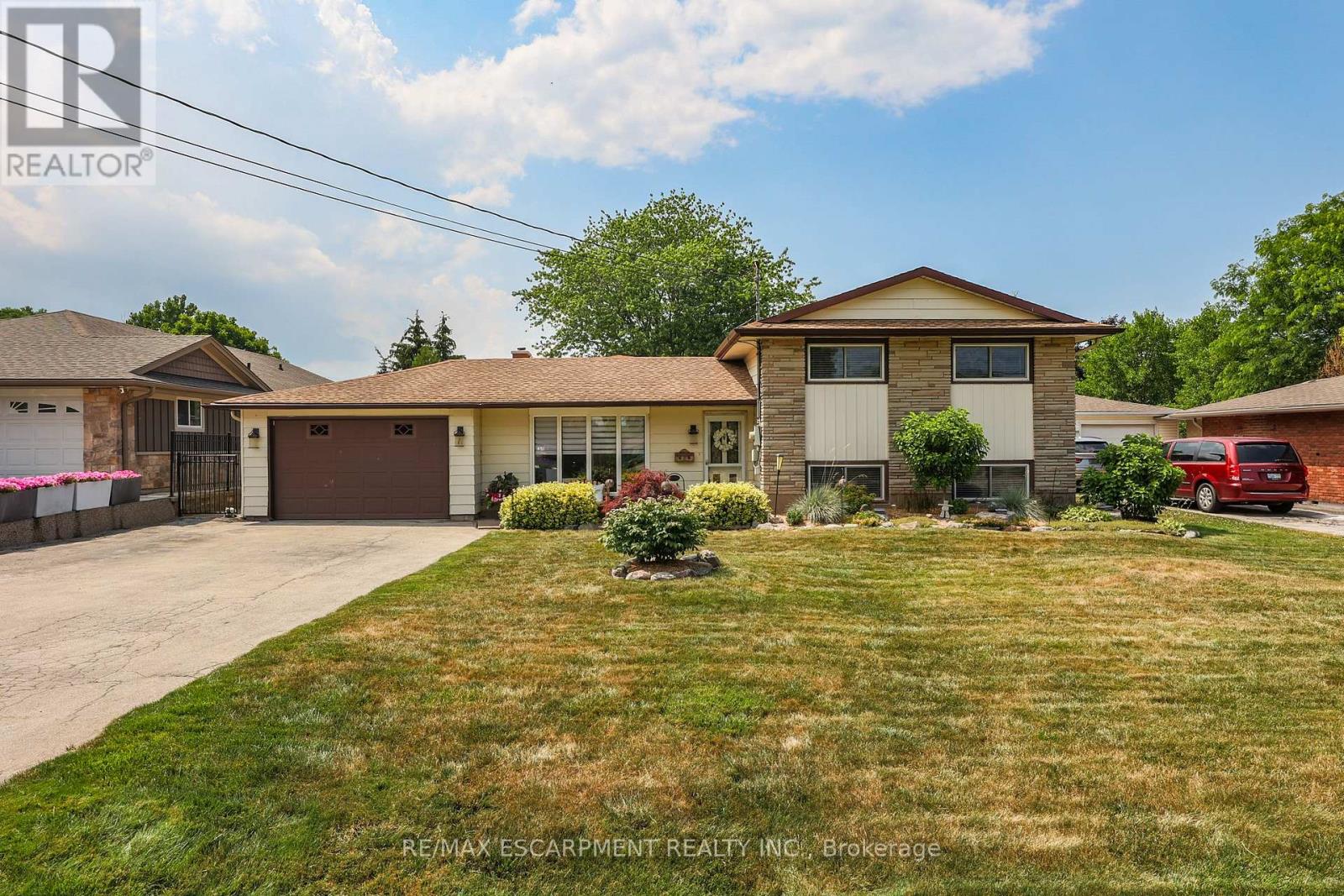 11 Hunter Rd, Grimsby, ON L3M 4A3