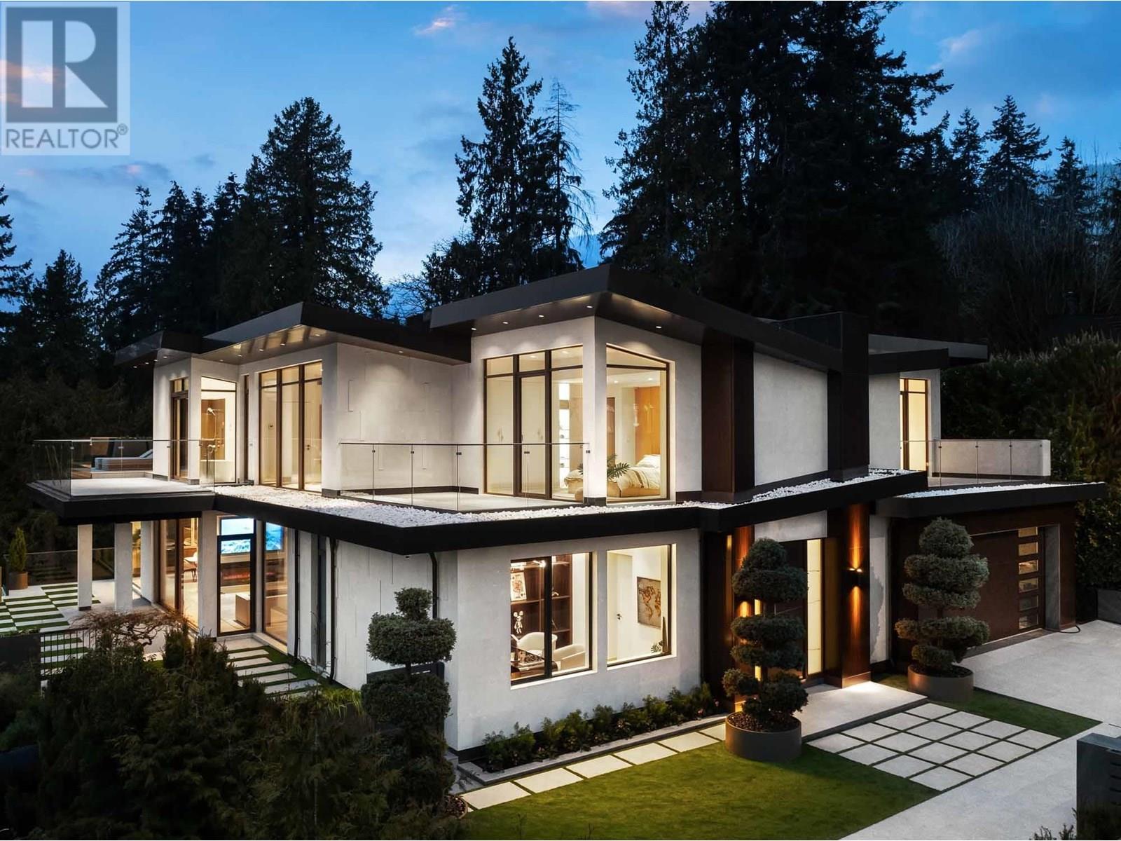 1405 28th Street, West Vancouver, BC V7V 1M1