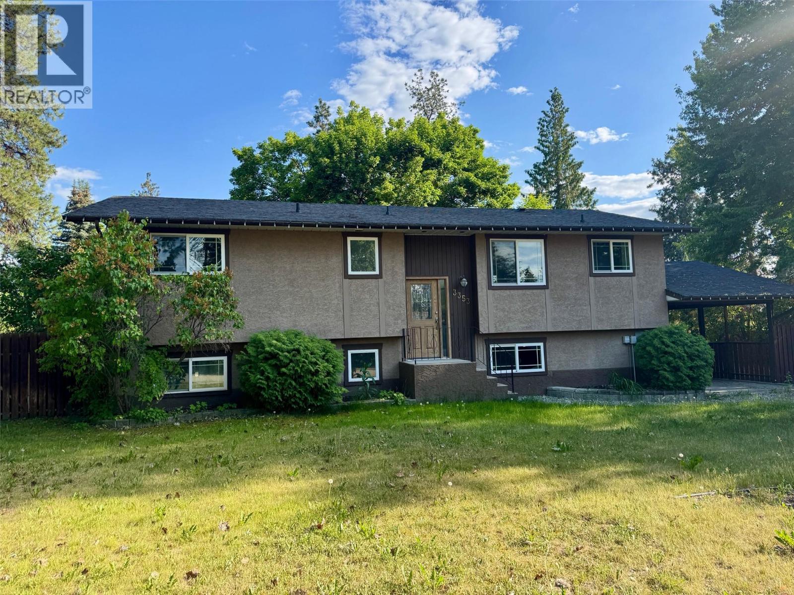 3353 Greenwood Ct, Kelowna, BC V1W 4E4