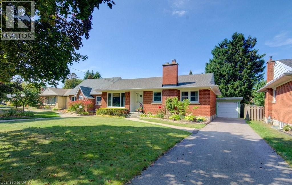 46 Bournemouth Ave, Kitchener, ON N2B 1M7