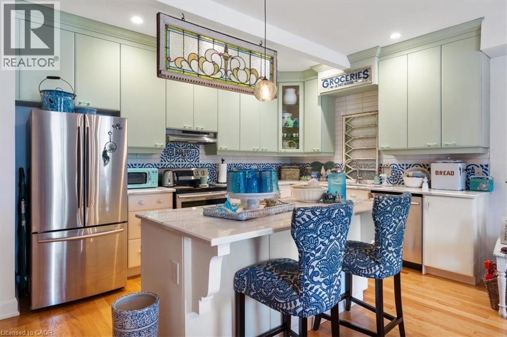 3710 Main Street Unit 201, Niagara Falls, ON L2G 6B1