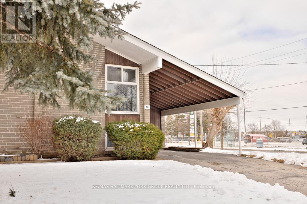 28 Bison Dr, Toronto, ON M2R 2Y2