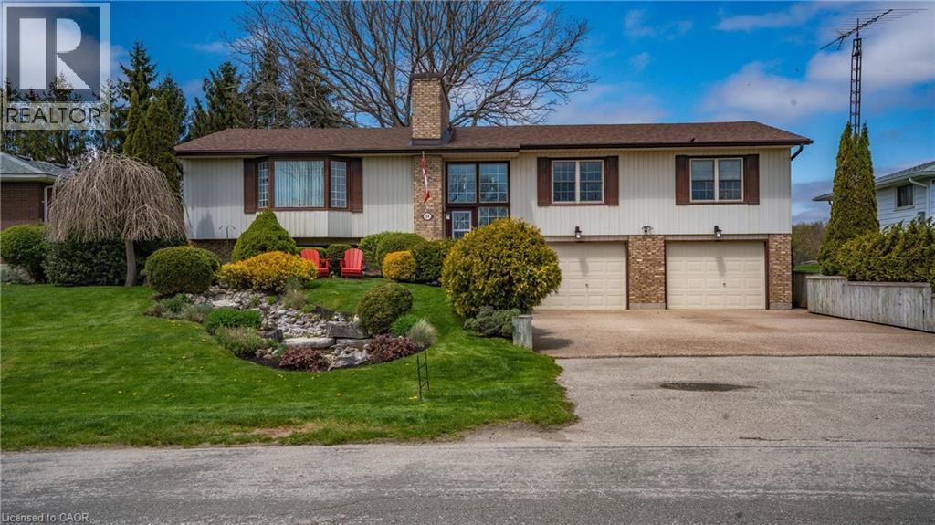 54 Bee St, Booth's Harbour, ON N0E 1P0