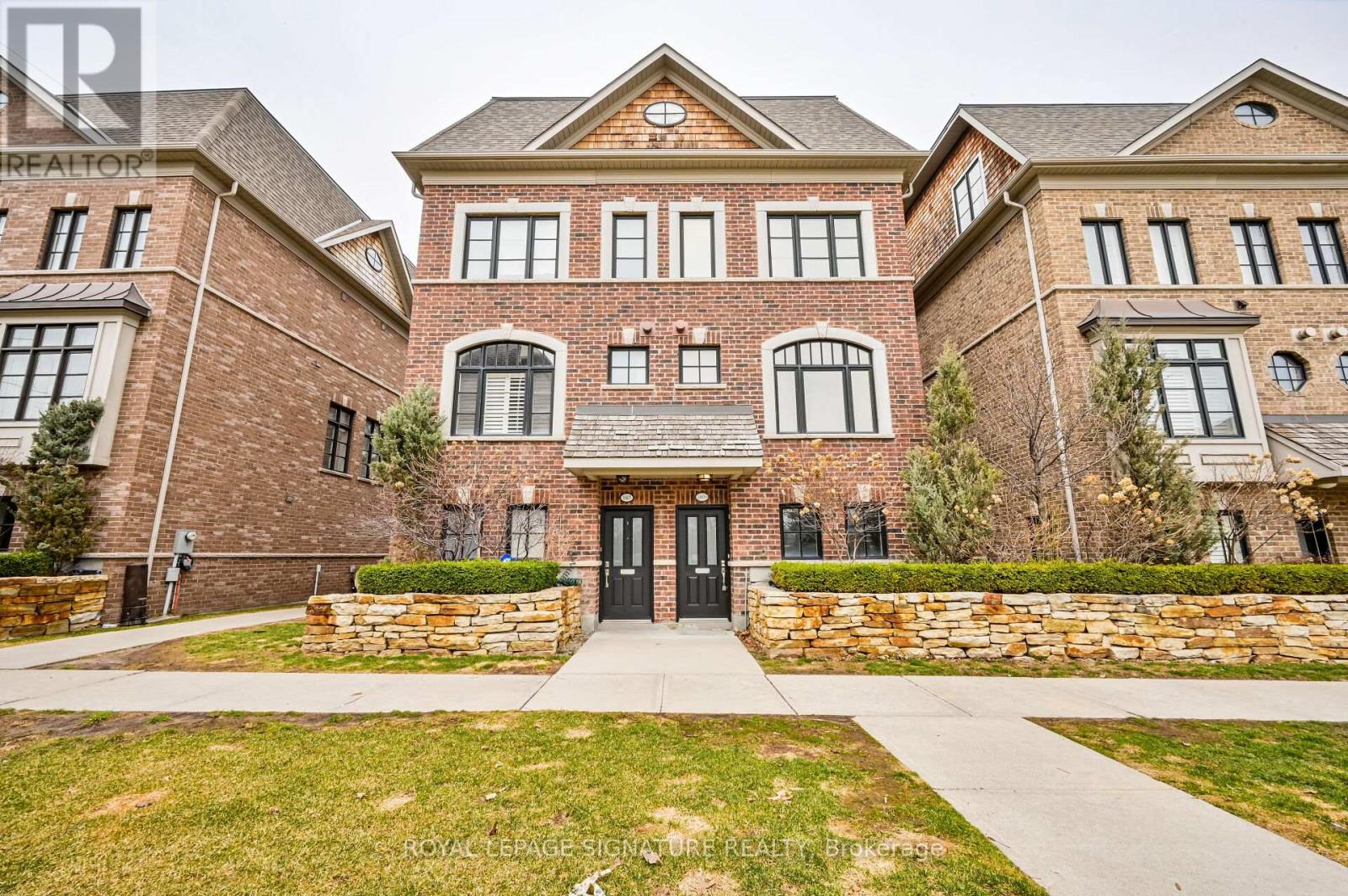 1809 Pagehurst Ave, Mississauga, ON L4X 2S5