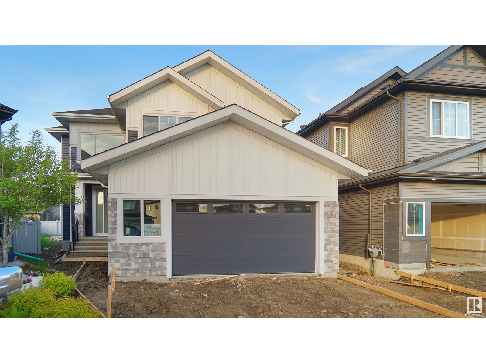 6188 Carr Rd NW, Edmonton, AB T5E 6Y5