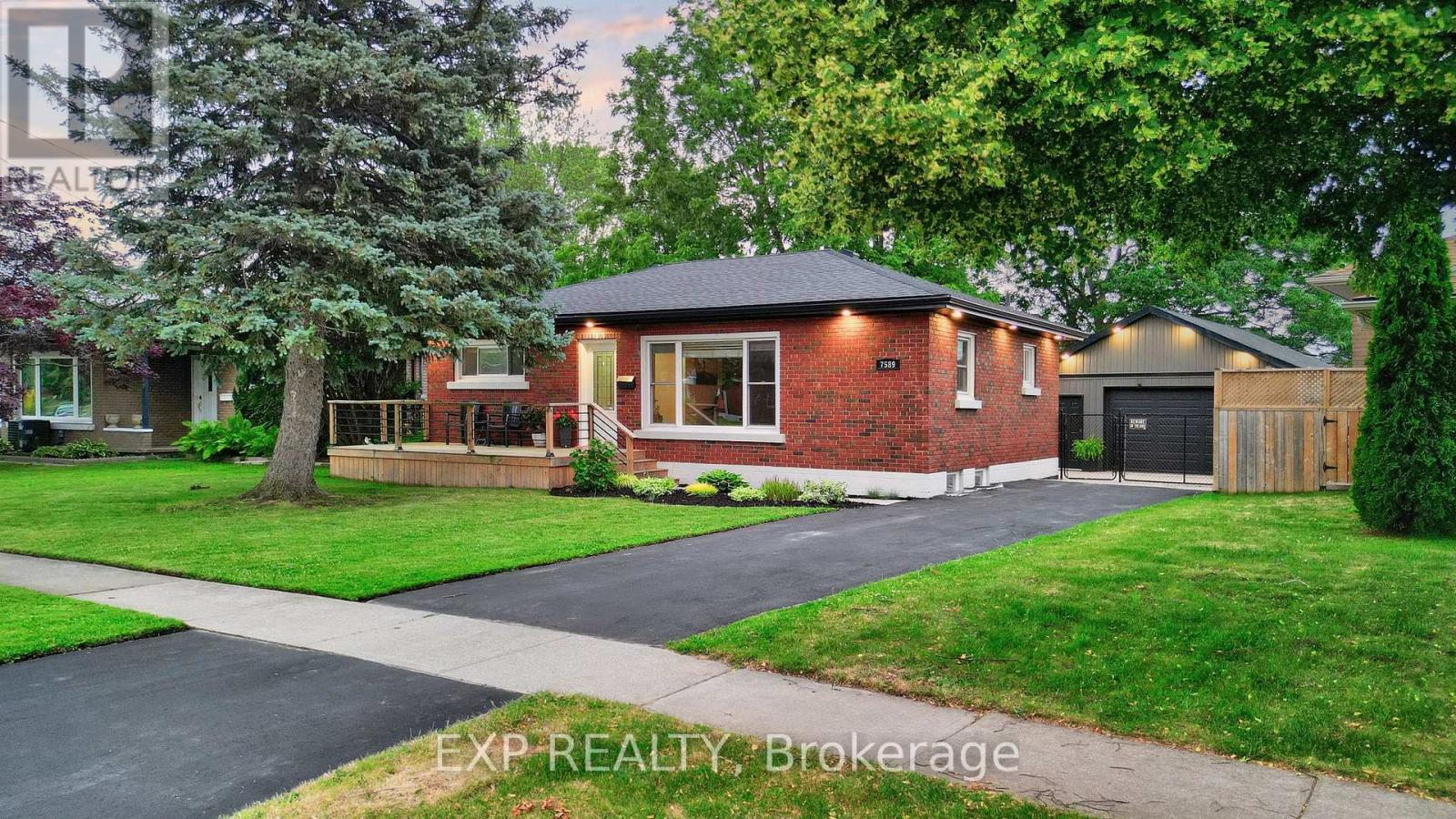 7589 Wilson Cres, Niagara Falls, ON L2G 4S3