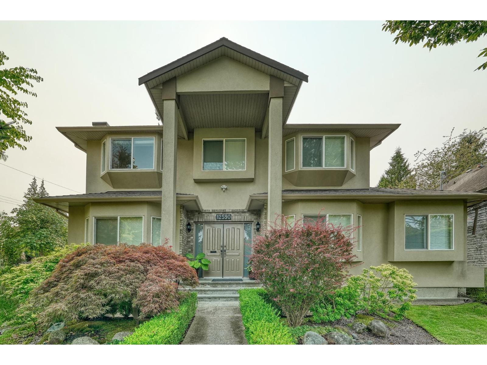 27 Avenue Unit 12590, Surrey, BC V4A 2M7