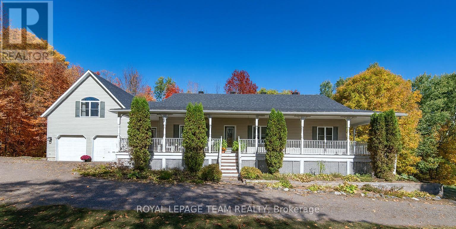 698 Barryvale Rd, Greater Madawaska, ON K0J 1H0
