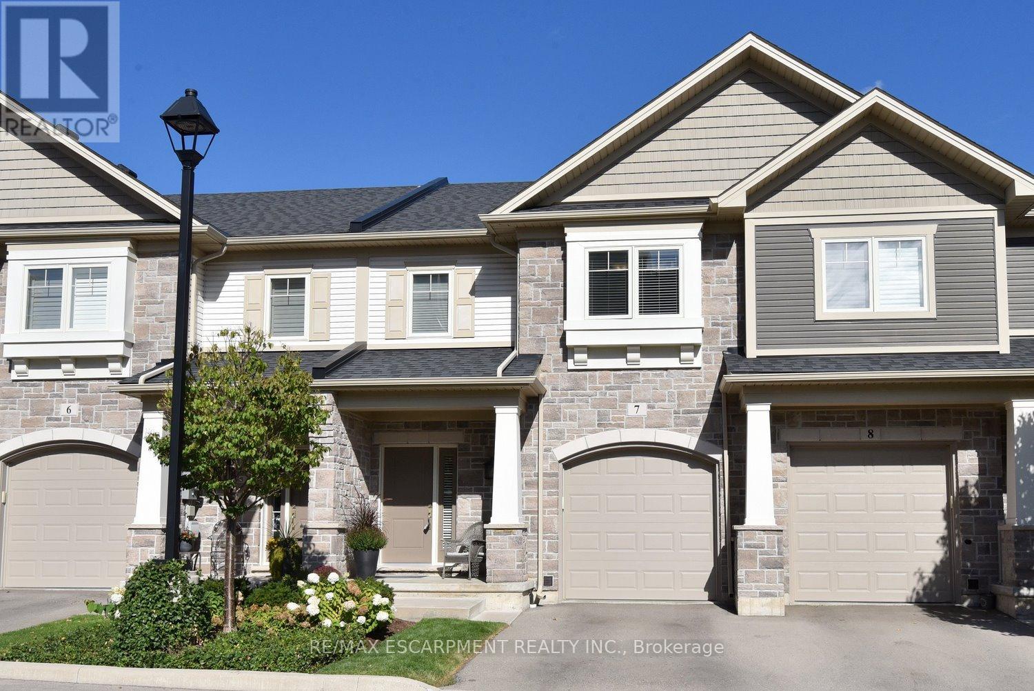 7 40 Hamilton St S, Hamilton, ON L0R 2H4