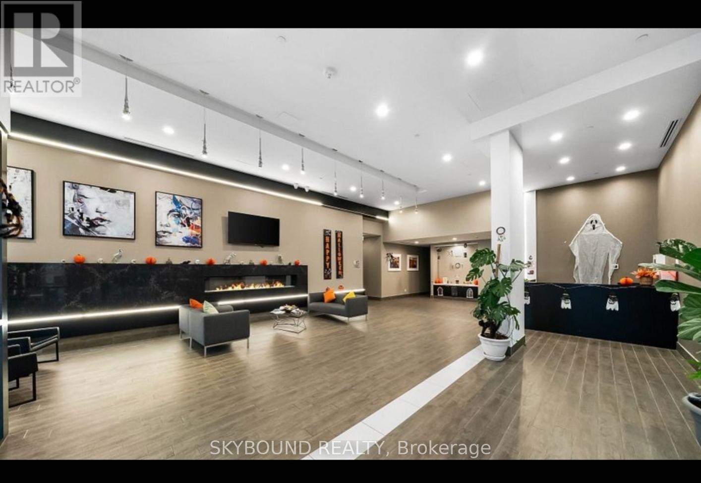 8 Trent Ave E, Toronto, ON M4C 0A6