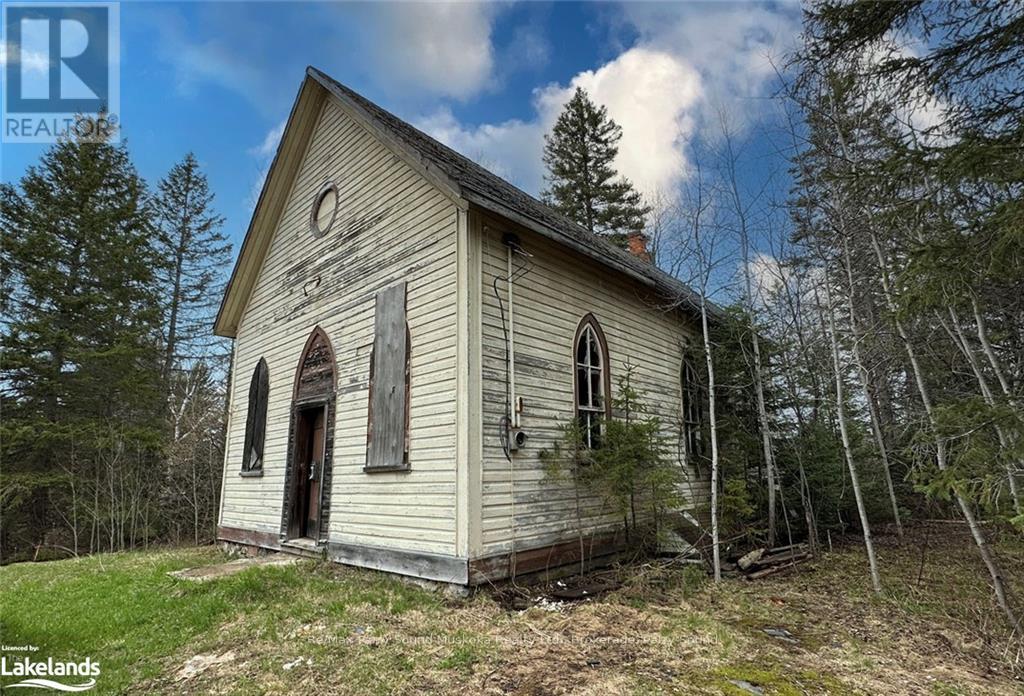 1 Ahmic St, Magnetawan, ON P0A 1A0