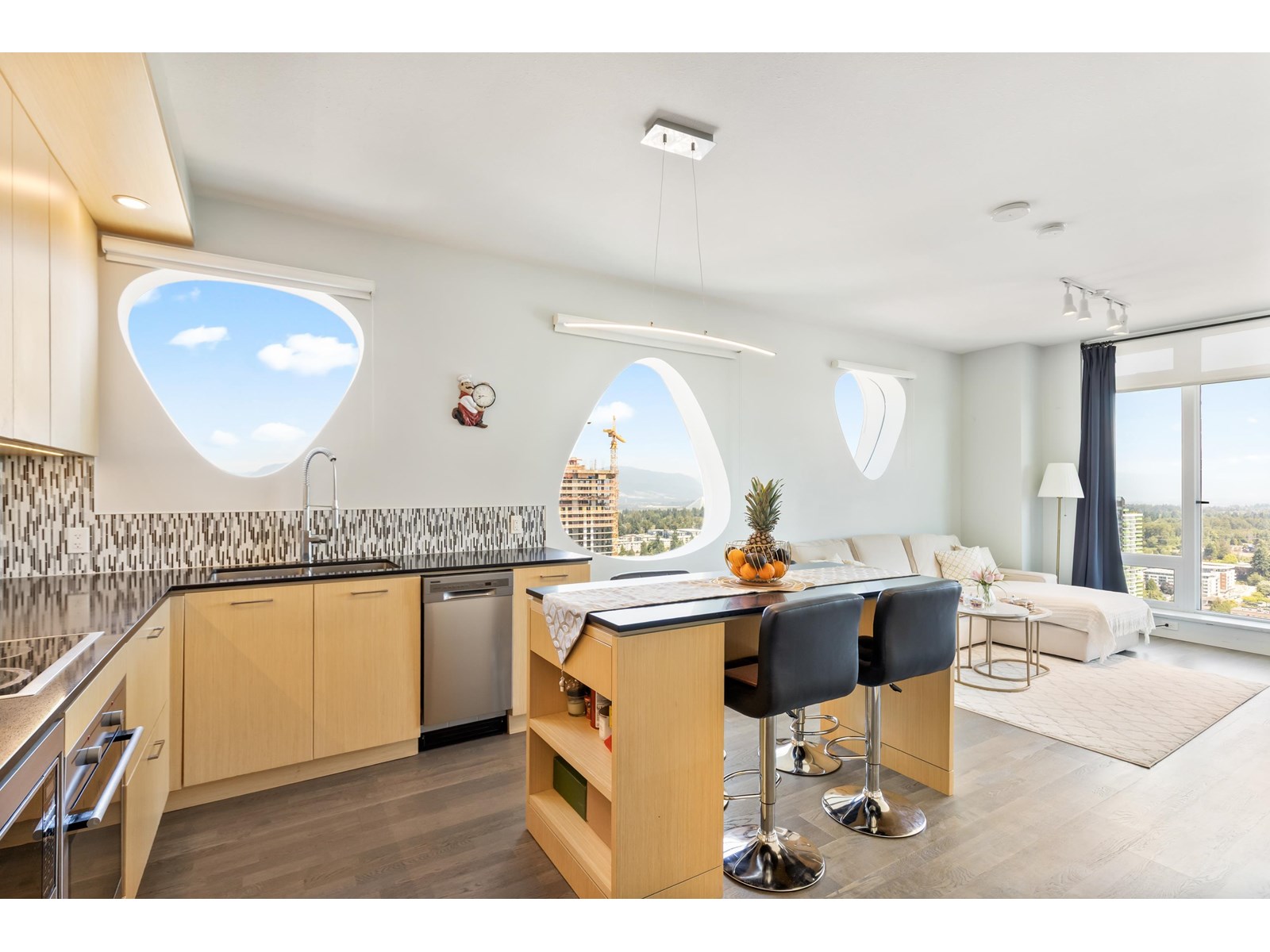 13495 Central Avenue Unit 3701, Surrey, BC V3T 0K2