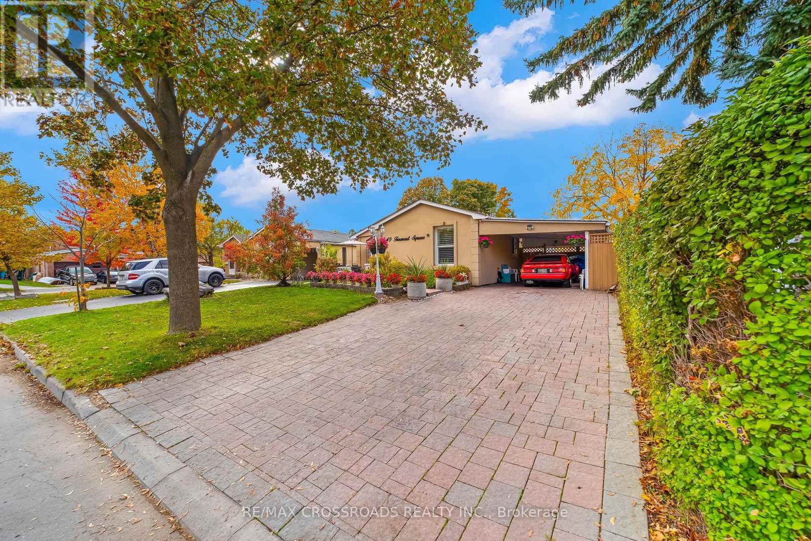 49 Tunmead Sq, Toronto Malvern, ON M1B 1X1