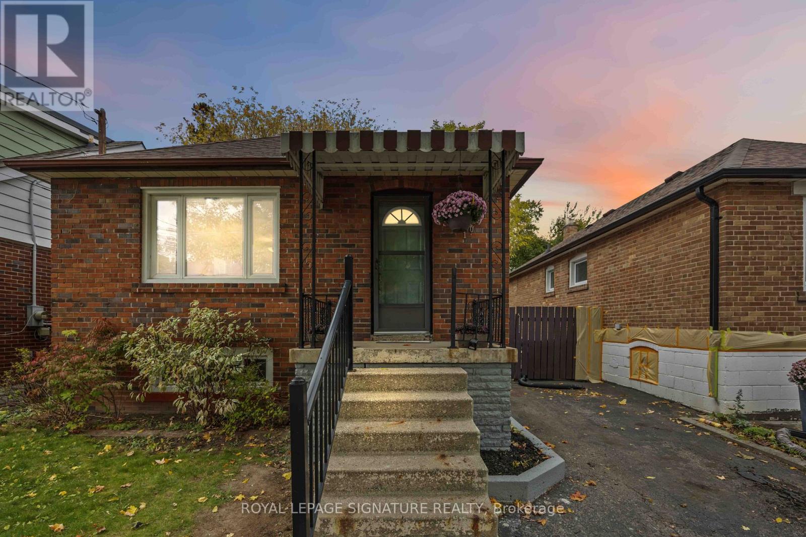 101 Sharpe St, Toronto, ON M1N 3T9