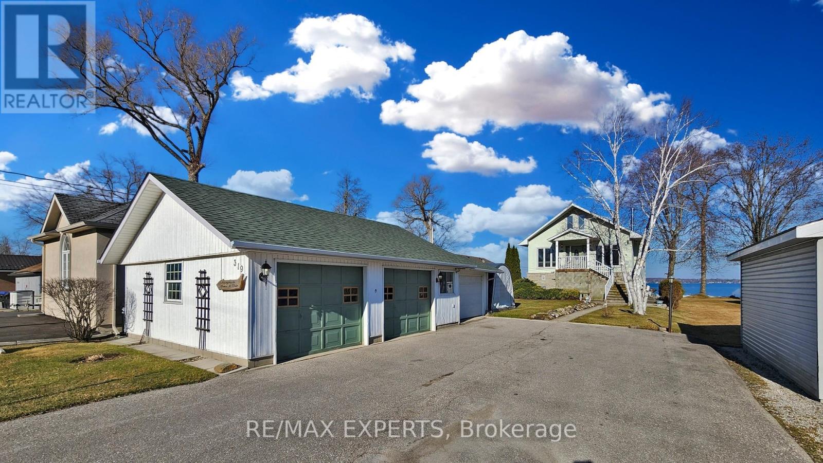 319 Limerick St, Innisfil, ON L0L 1K0