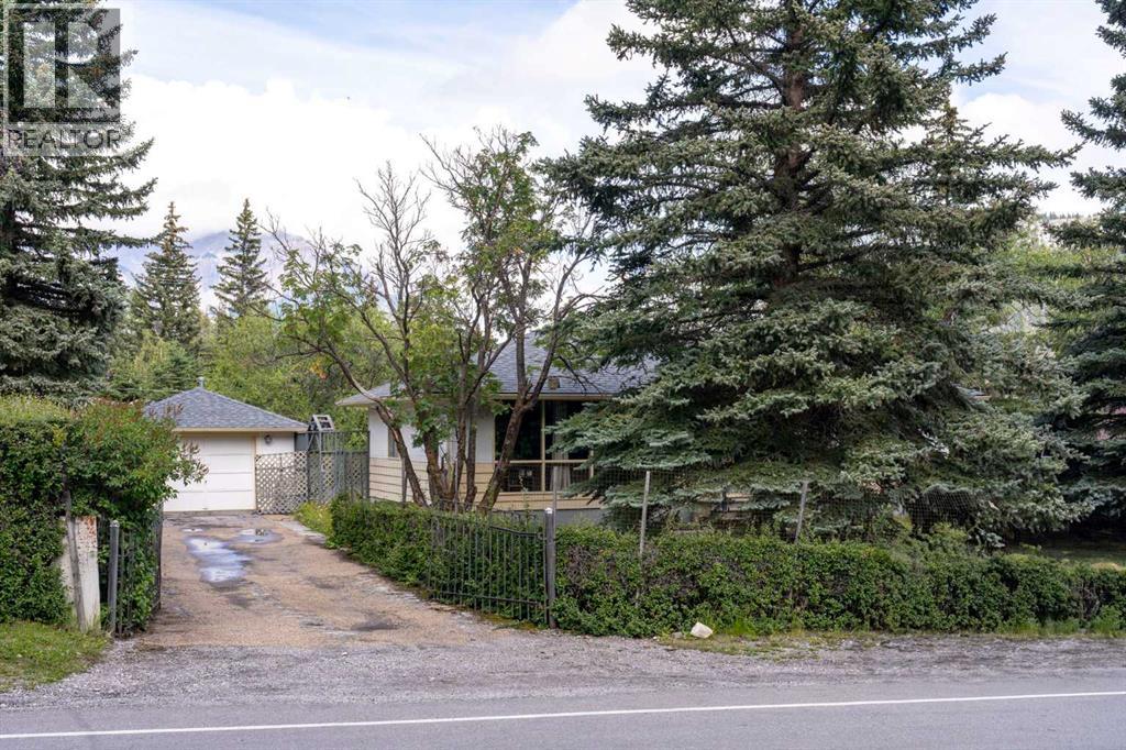 125 Rainbow Ave, Banff, AB T1L 1A1