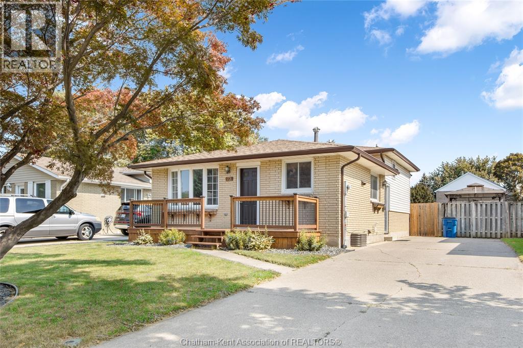 73 Marion Ave, Chatham-Kent, ON N7M 5N7