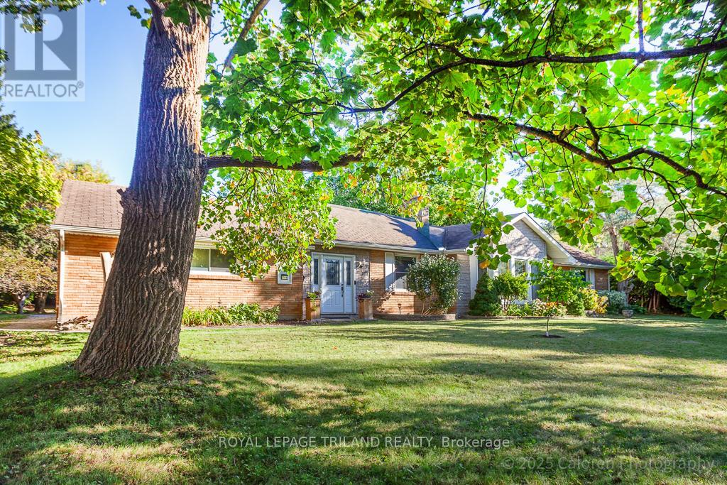 749 Commissioners Rd W, London, ON N6K 4T3
