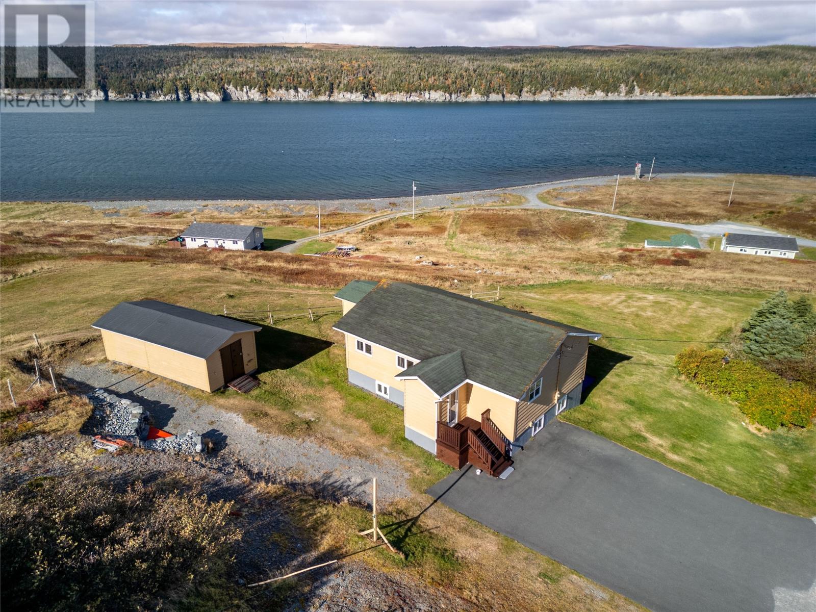 5 Deans Ln, Trepassey, NL A0A 4B0