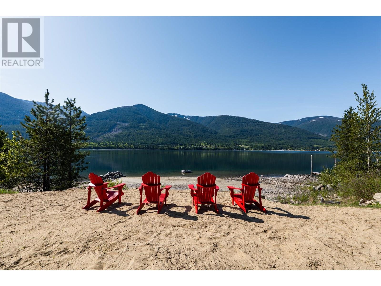 6736 Highway 3a Hwy, Nelson, BC V1L 6S4