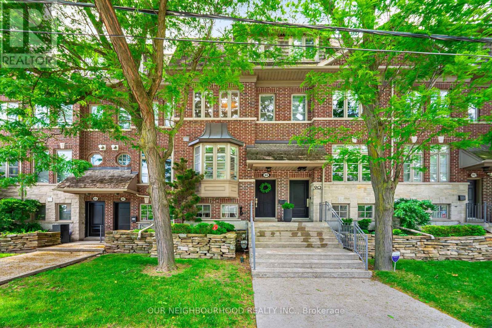 88 Milton St, Toronto, ON M8Y 1E6