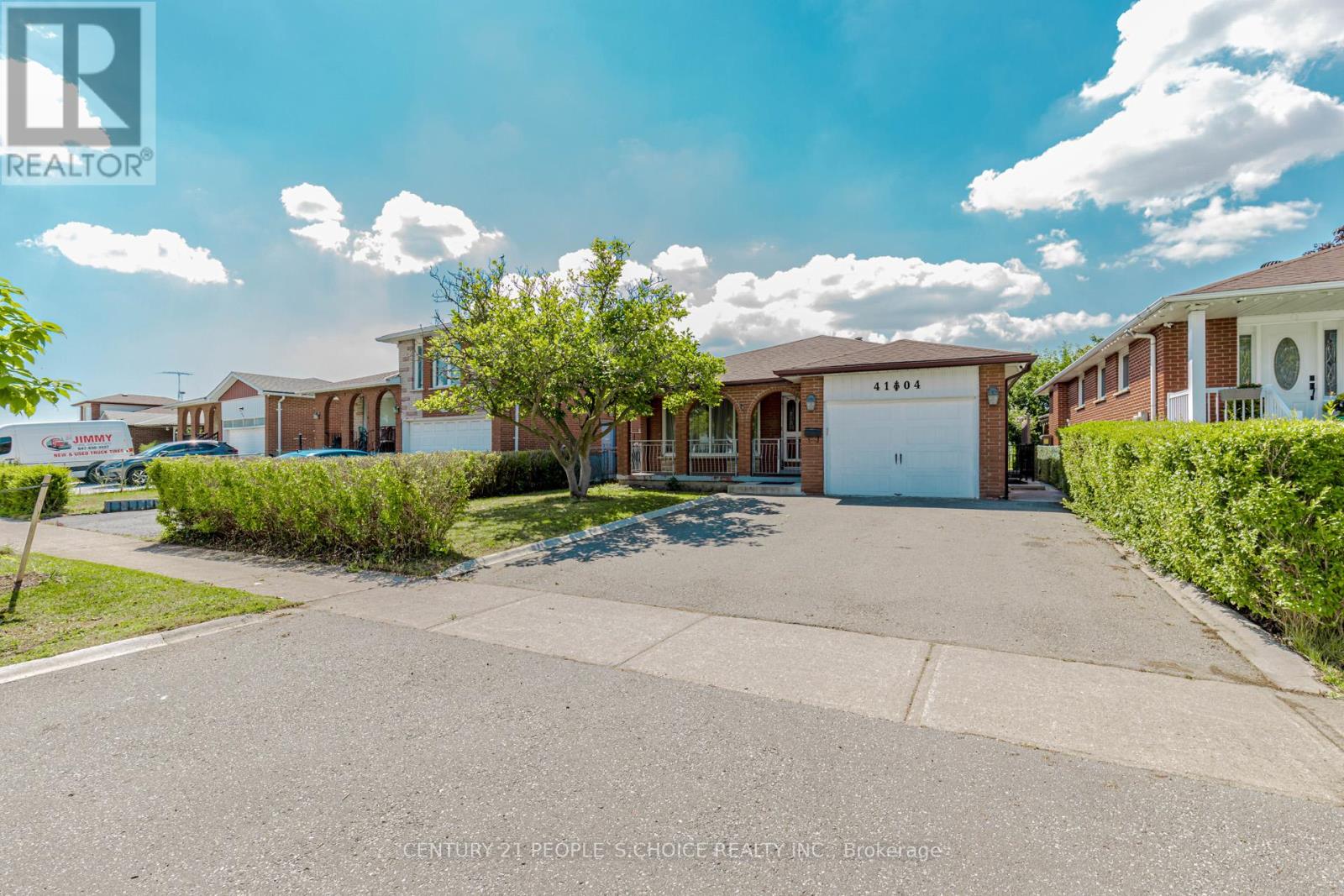 4104 Brandon Gate, Mississauga, ON L4T 3P2