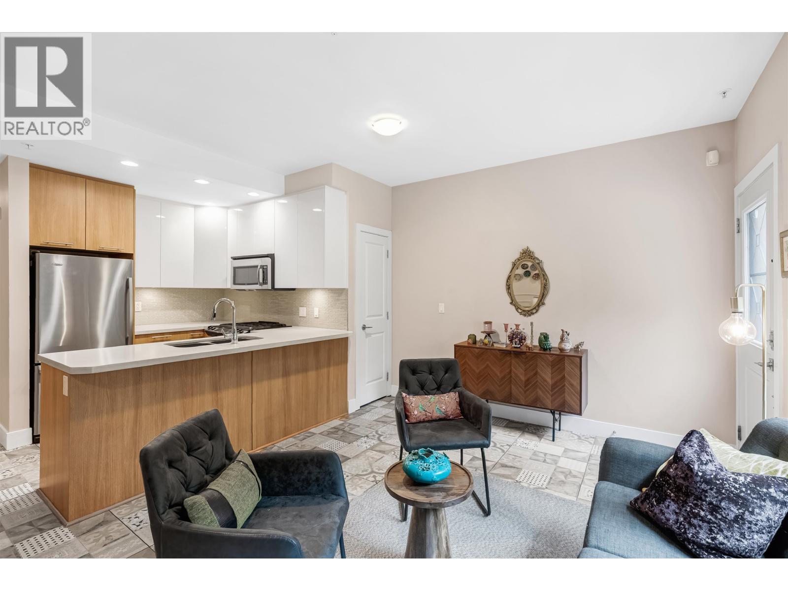 460 E 5th Ave, Vancouver, BC V5T 1H9