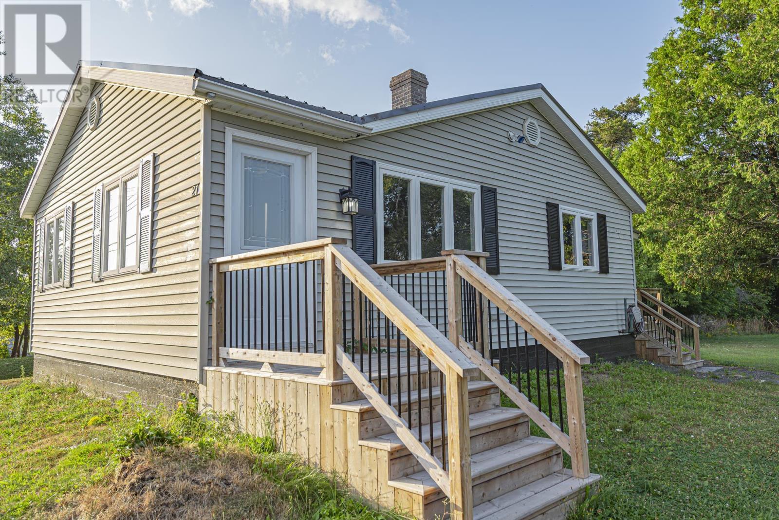 21 Grandview Ave, Trenton, NS B0K 1X0