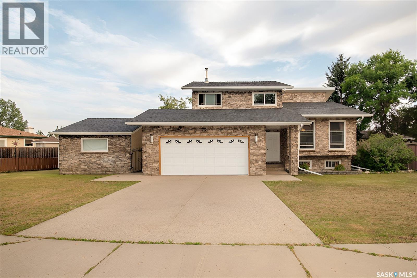 246 Williston Dr, Regina, SK S4X 2N7