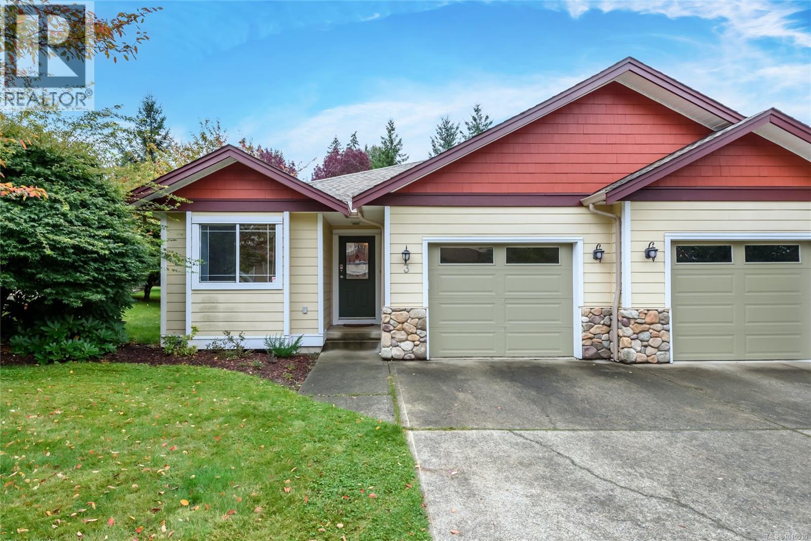 2728 1st St Unit 3 St, Courtenay, BC V9N 4A4